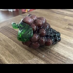 Vintage‎ Glass Purple Grape Cluster Green Stem Bunch Fruit Art 6"Wx4x3.5"